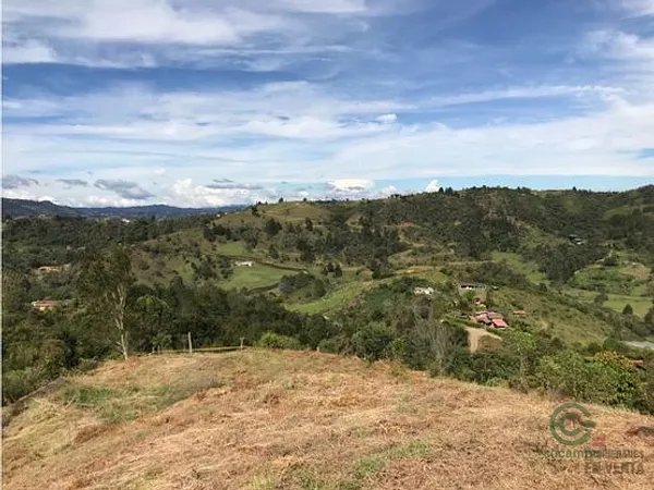 Finca rústica de 0,5 ha en venta en Antioquia