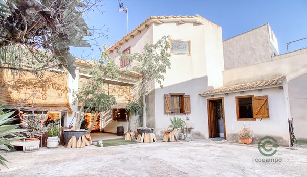 Casa de 0,04 ha en venta en Alicante