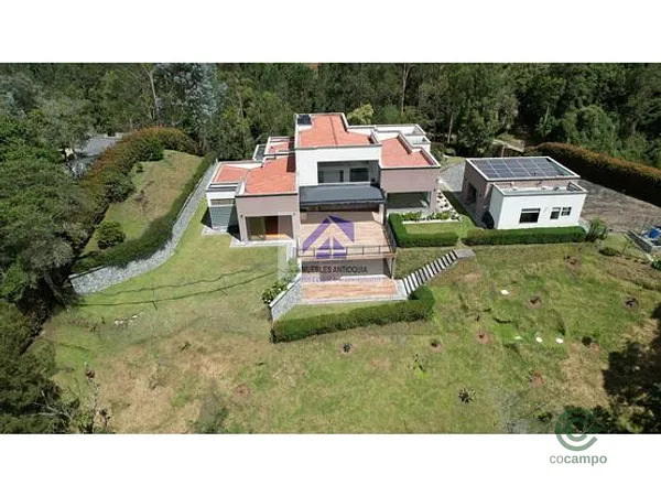 Finca rústica de 0,6473 ha en venta en Envigado, Antioquia