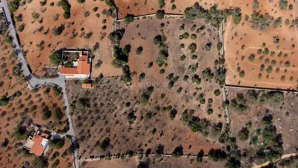 Fazenda agrícola de 2,18 ha para venda em Faro