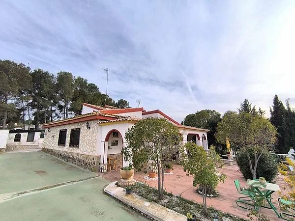 Casa de 0,1586 ha en venta en Yecla, Murcia
