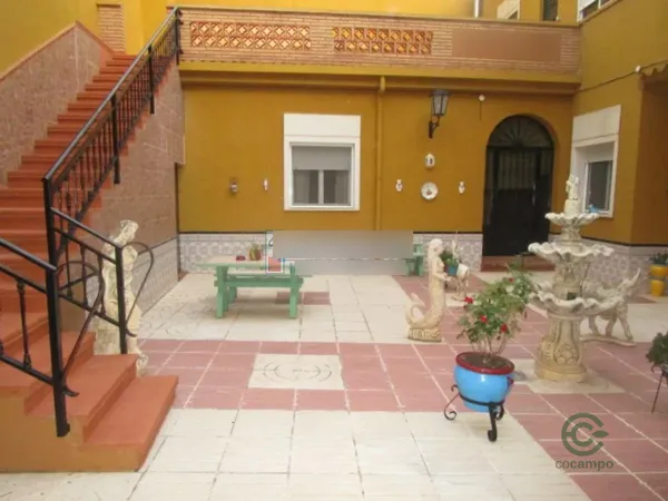 Casa de 0,045 ha en venta en Valdepeñas, Ciudad real