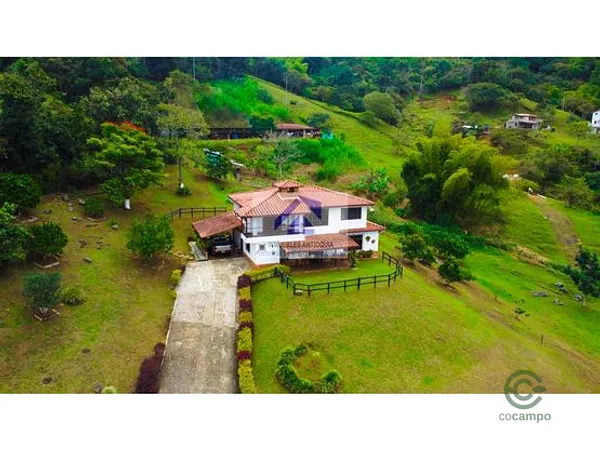 Finca rústica de 0,8892 ha en venta en Girardota, Antioquia