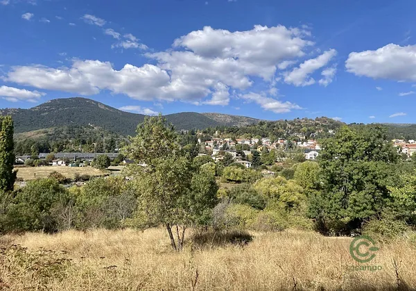 Terreno urbano de 0,523 ha en venta en Cercedilla, Madrid