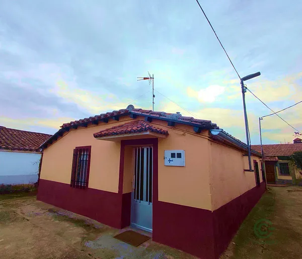 Casa de 0,0061 ha en venta en Pedrosillo de los aires, Salamanca