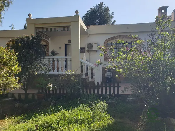 Casa de 0,1456 ha en venta en Chiva, Valencia