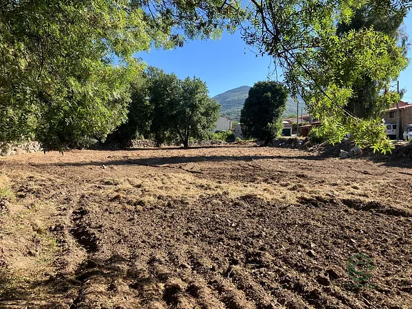 Terreno urbano de 0,399 ha en venta en Candeleda, Avila