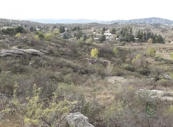 Finca rústica de 0,99 ha en venta en Córdoba