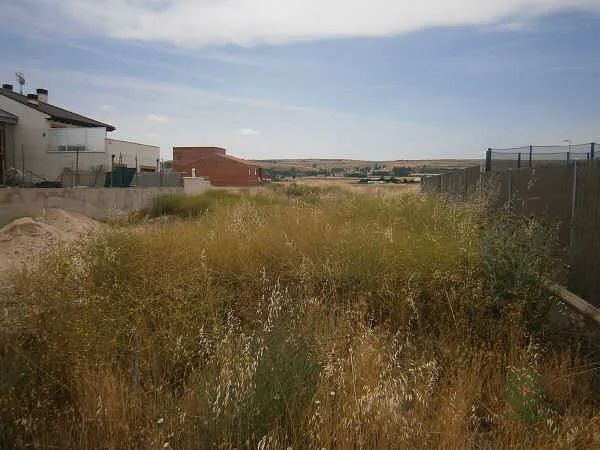 Casa de 0,0843 ha en venta en Ávila, Ávila
