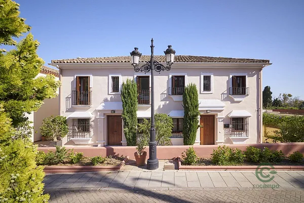 House of 0,9 ha for sale in Malaga