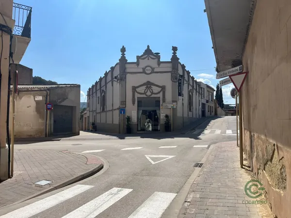 Spot image