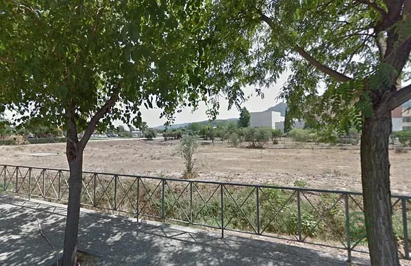 Terreno urbano de 0,5 ha en venta en Antequera, Málaga