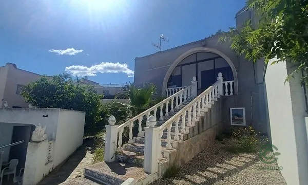Casa de 0,07 ha en venta en Torrevieja, Alicante