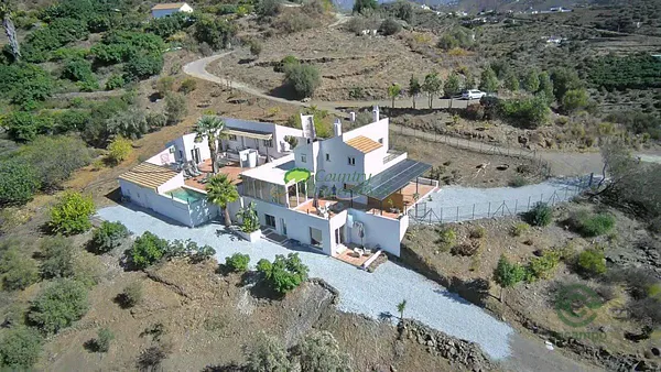 Finca de recreo de 2,3335 ha en venta en Competa, Malaga