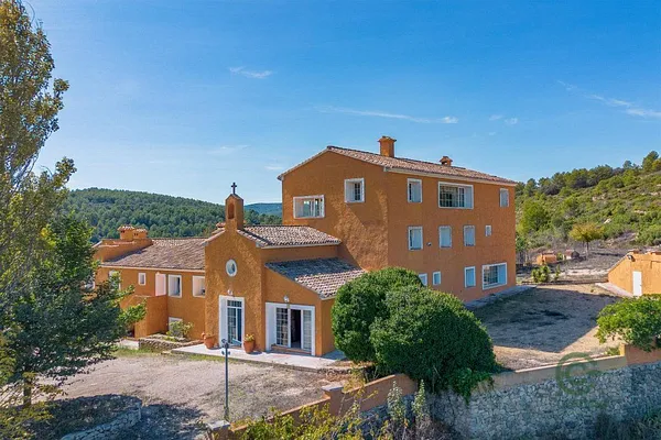 Finca rústica de 400 ha en venta en Alicante