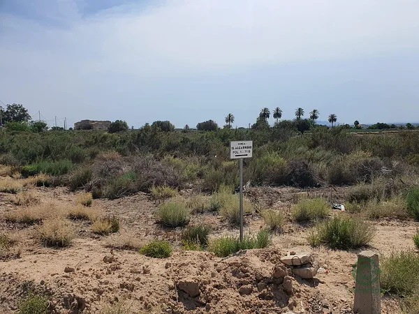 Terreno urbano de 0,67 ha en venta en Alicante