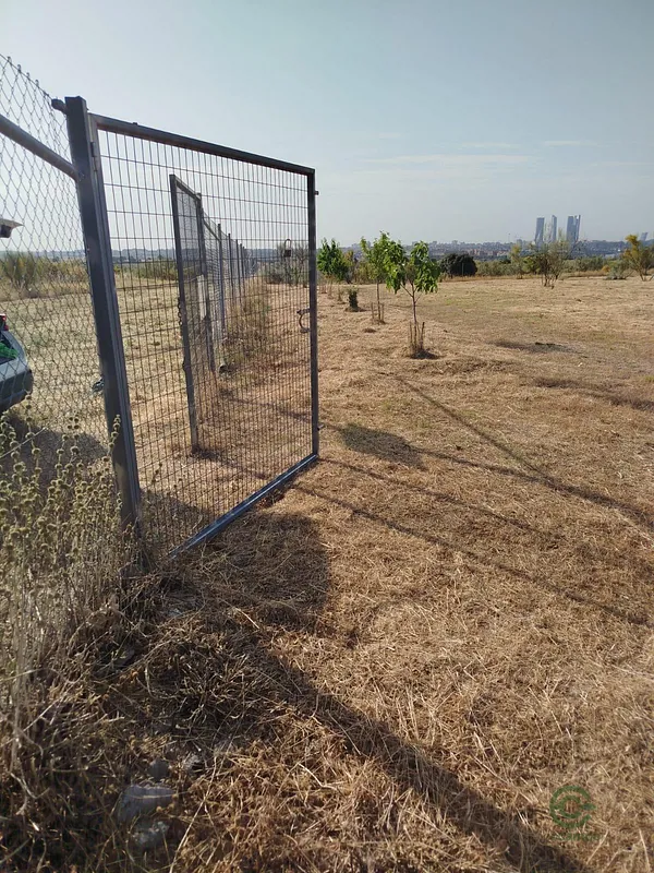 Finca rústica de 0,77 ha en venta en Madrid, Madrid