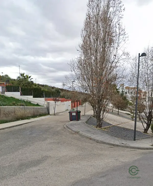 Terreno urbano de 0,095 ha en venta en La Zubia, Granada