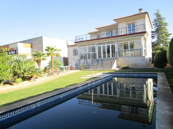 Casa de 0,12 ha en venta en Valdepeñas, Ciudad Real