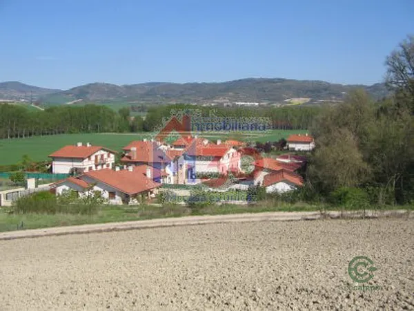 Terreno urbano de 0,08 ha en venta en Valdegovia, Alava