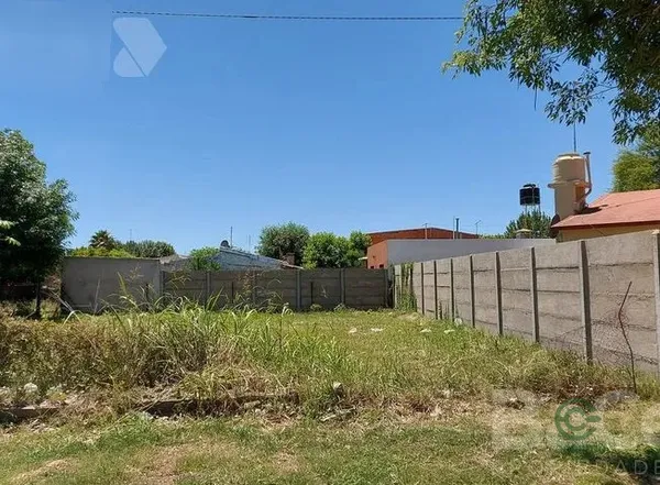 Terreno urbano de 0,03 ha en venta en Santa fe