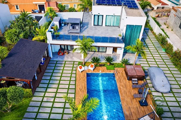 Casa de 0,1 ha en venta en Torrevieja, Alicante