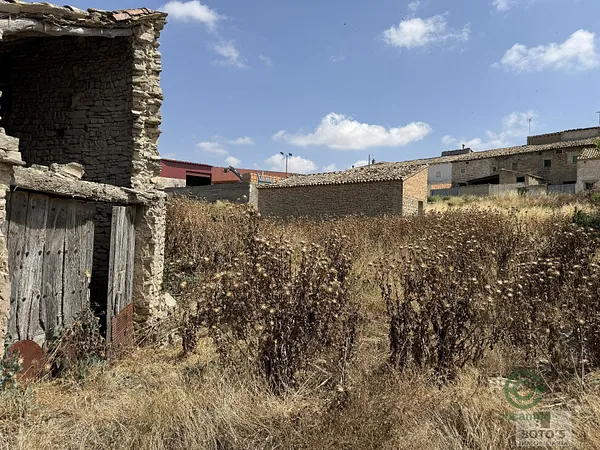 Terreno urbano de 0,0749 ha en venta en Almudévar, Huesca