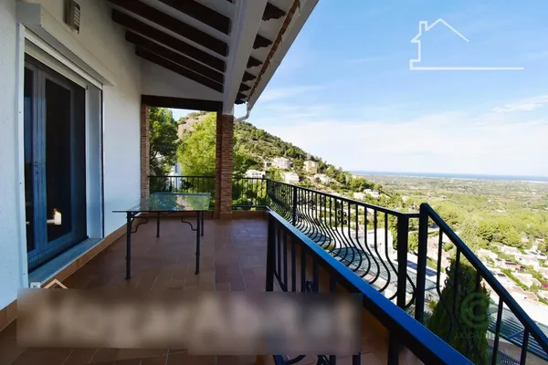 Casa de 0,0186 ha en venta en Pedreguer, Alicante