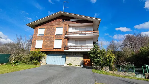 Casa de 0,23 ha en venta en Zamudio, Vizcaya