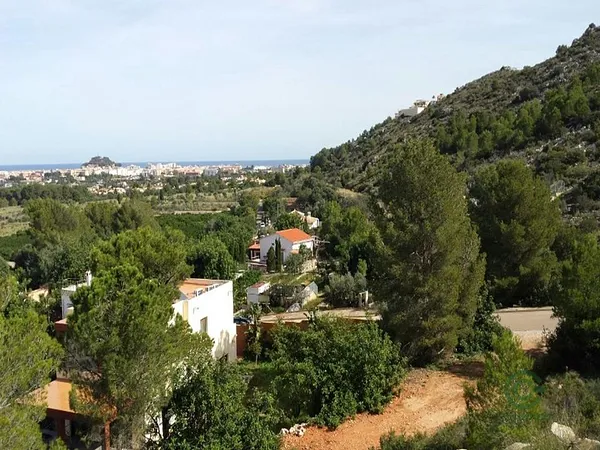 Terreno urbano de 0,095 ha en venta en Denia, Alicante
