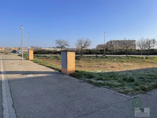 Terreno urbano de 0,0758 ha en venta en Almudévar, Huesca