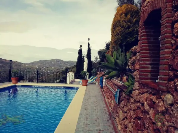 Casa de 0,2 ha en venta en Frigiliana, Malaga