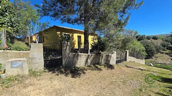 Casa de 0,04 ha en venta en Santa cruz de pinares, Avila