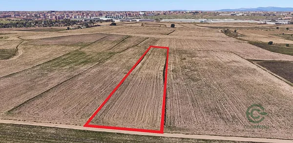 Finca agrícola de 0,68 ha en venta en Leganés, Madrid