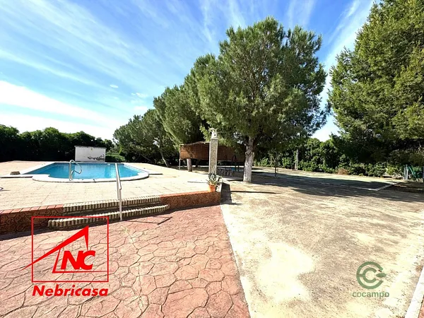 Finca rústica de 0,66 ha en venta en Lebrija, Sevilla