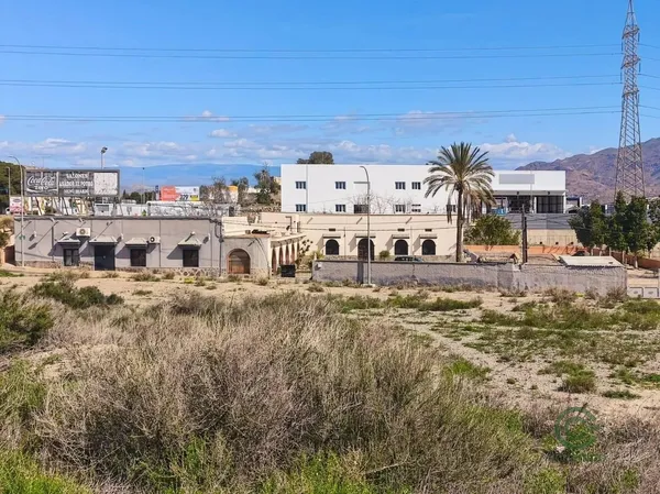 Terreno urbano de 0,2776 ha en venta en Almería
