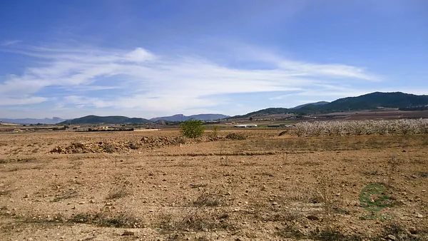 Terreno urbano de 2,32 ha en venta en Alicante