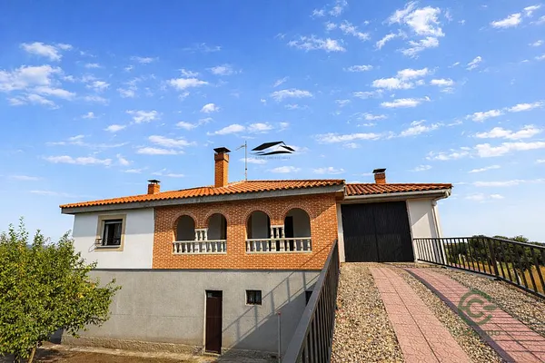 Casa de 0,1832 ha en venta en Juzbado, Salamanca