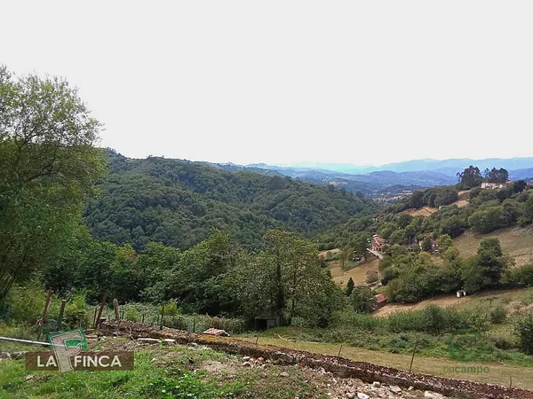 Terreno urbano de 0,14 ha en venta en Siero, Asturias