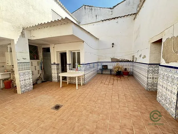 Casa de 0,0337 ha en venta en Valdepeñas, Ciudad Real