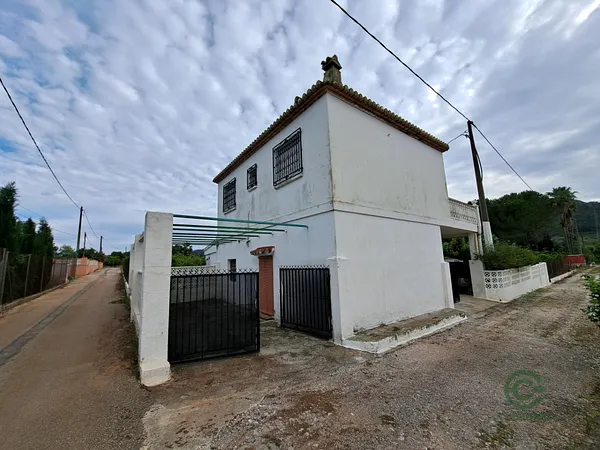 Finca rústica de 0,915 ha en venta en Alzira, Valencia