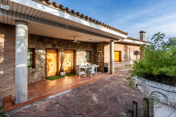Casa de 0,1688 ha en venta en Castellar del valles, Barcelona