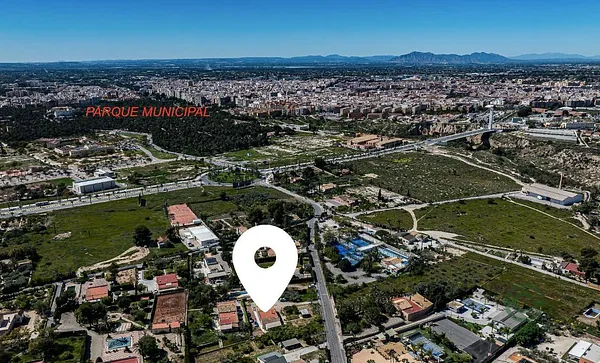 Casa de 0,2027 ha en venta en Elche, Alicante