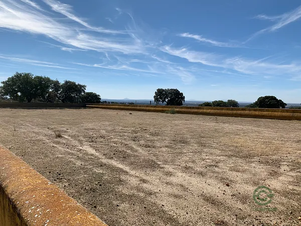 Finca rústica de 23 ha en alquiler en Cáceres