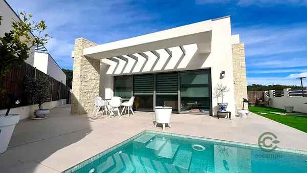 Casa de 0,0271 ha en venta en San miguel de salinas, Alicante
