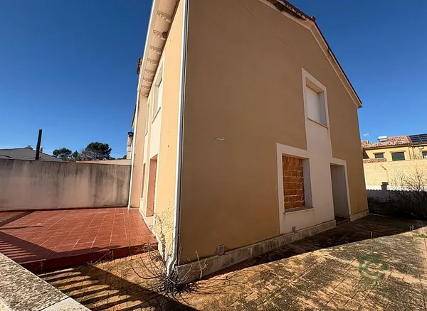 Casa de 0,0163 ha en venta en Valdelaguna, Madrid