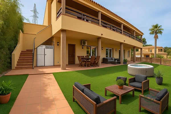Casa de 0,0885 ha en venta en Cubelles, Barcelona