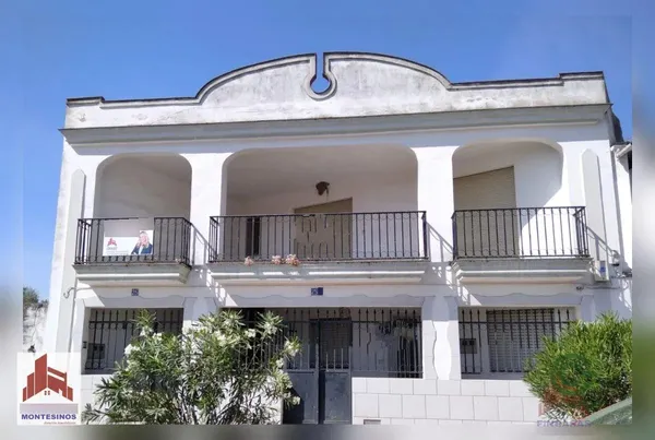 Casa de 0,0375 ha en venta en Santa amalia, Badajoz