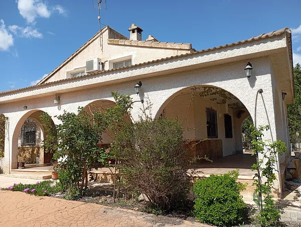 Casa de 0,5 ha en venta en Yecla, Murcia