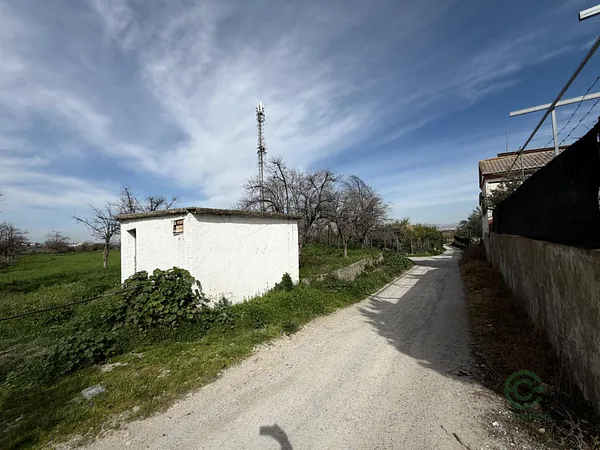 Finca rústica de 0,3043 ha en venta en La zubia, Granada